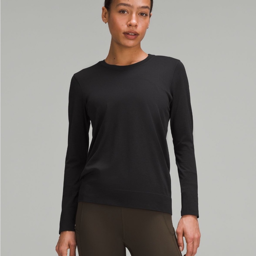 Lululemon Swiftly Relaxed Long-Sleeve Shirt - Hip Length in Black